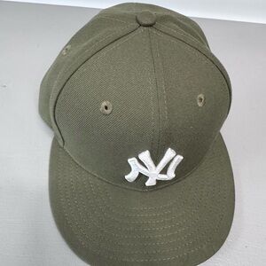 NY YANKEES new era size 7 Green 59fifty Baseball Cap